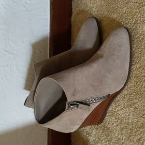 1.State Light Brown Heeled Short Booties Size 7.5